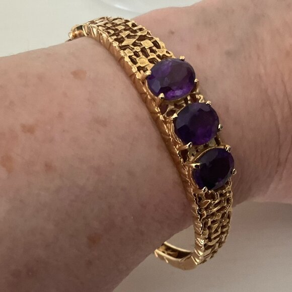 Vintage 14k solid gold bangle bracelet with 3 large amethysts one-of-a-kind! - Picture 3 of 11